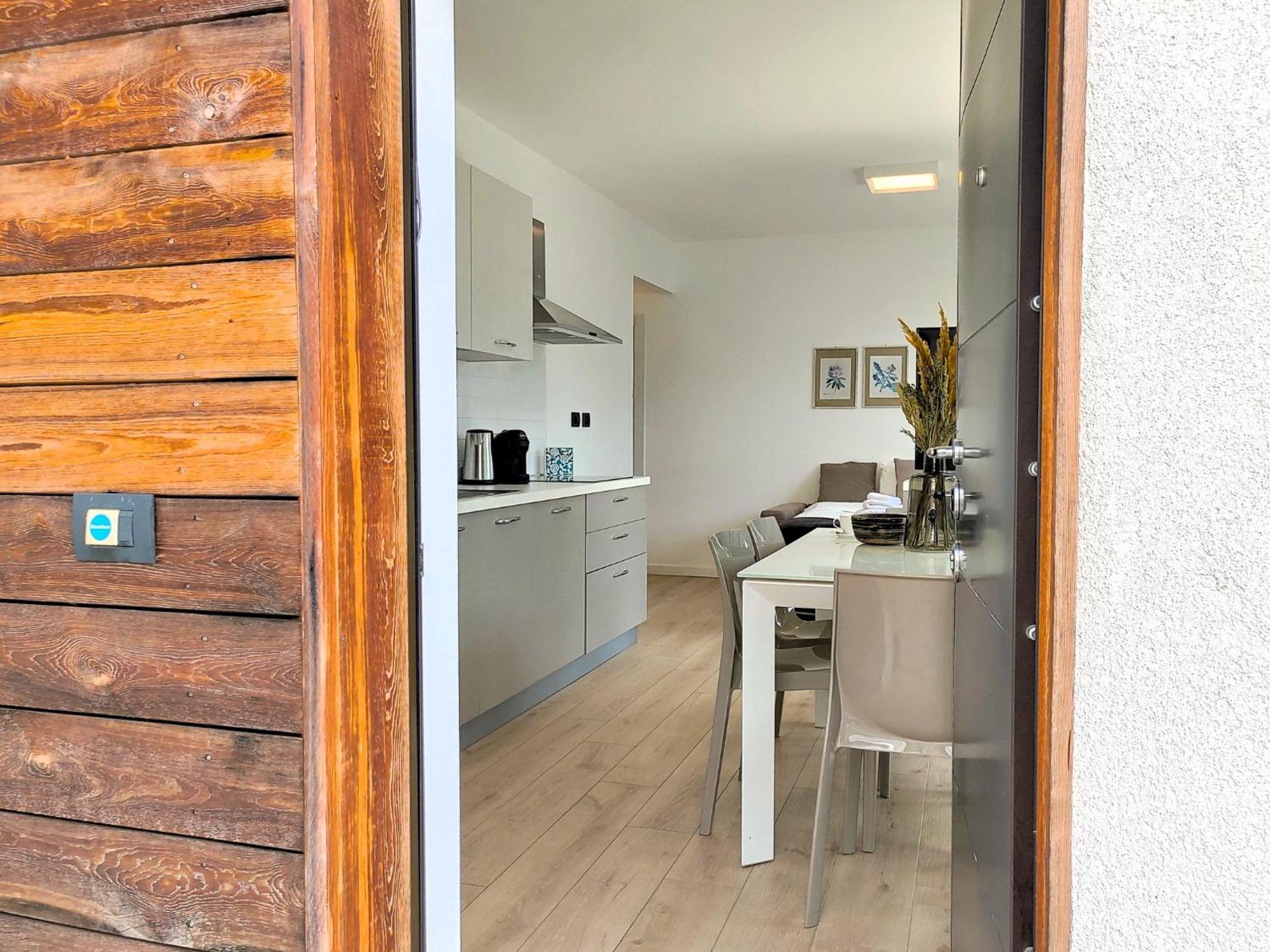 Dascio Emotion Ferienwohnung Mit Terrasse Am See Exterior foto